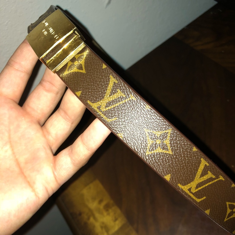 Men’s Louis Vuitton belt ( size 32 )
